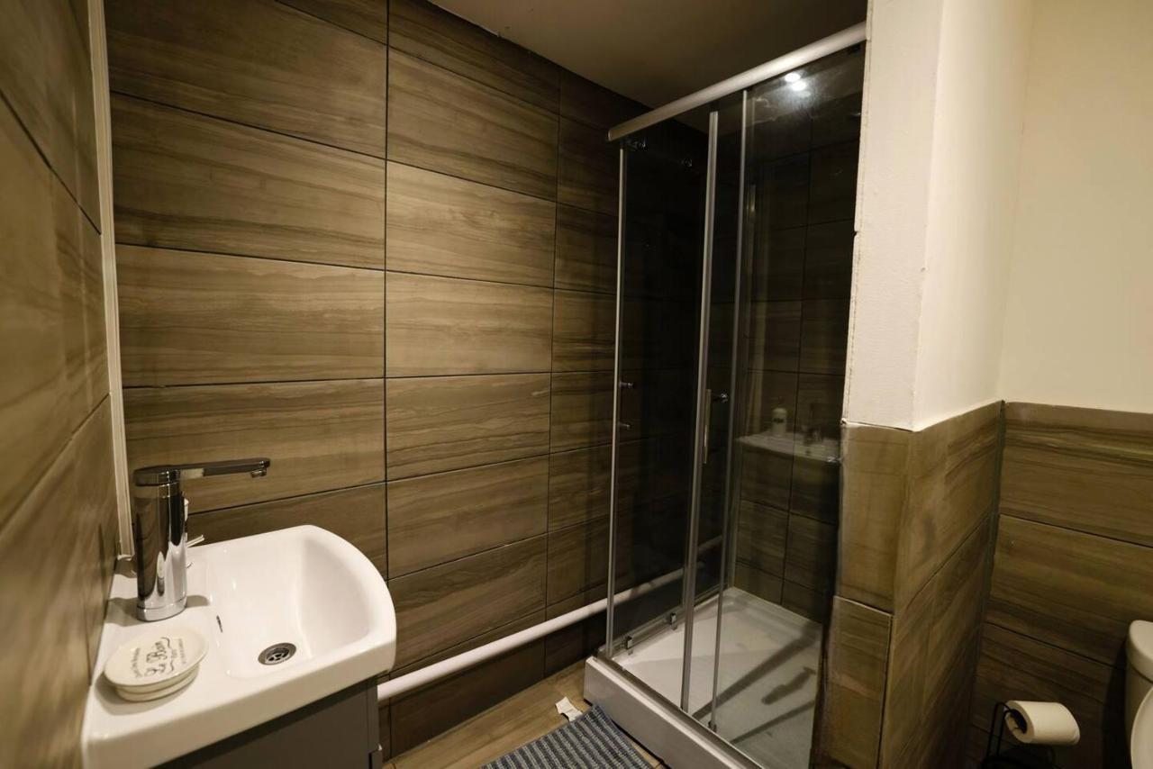 3 Bedroomflat-Free Parking-Wifi-Parking-8People London Exterior photo